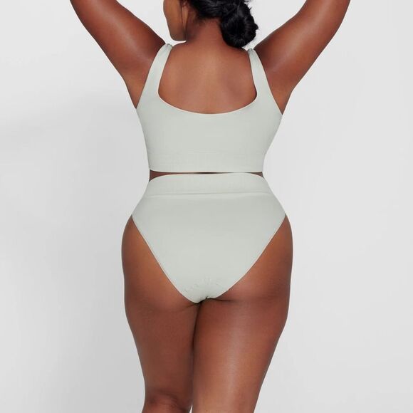 Skims Body Brief - Talc - 4x - Picture 6 of 6